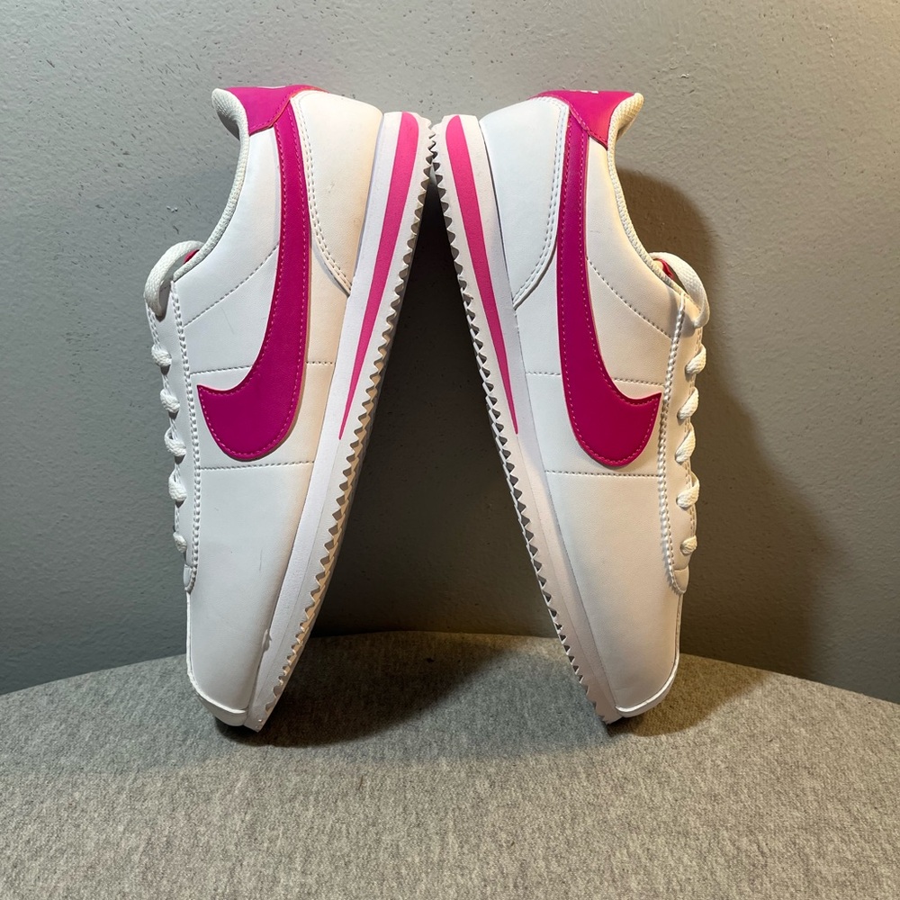 Nike Cortez GS White Laser Fuchsia Size 7Y/Women 8.5 DM0950-104 - Picture 7 of 11